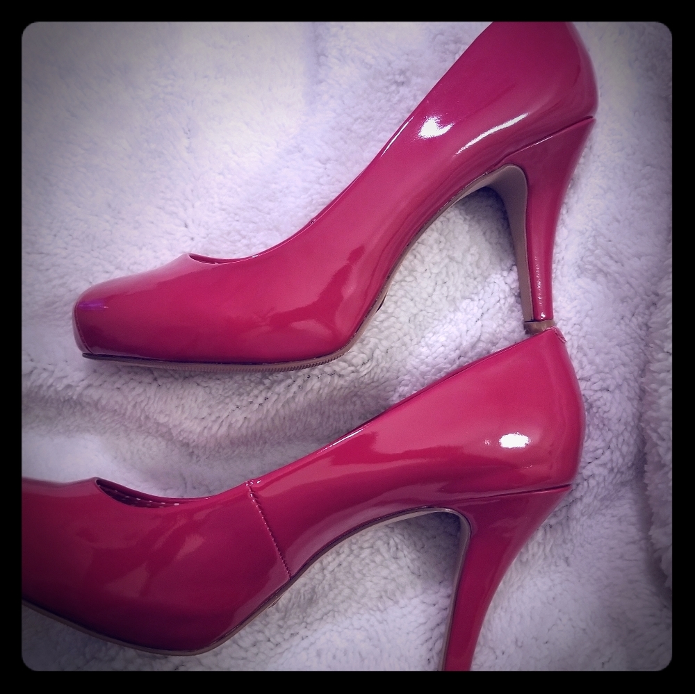 Red Pumps/Heels